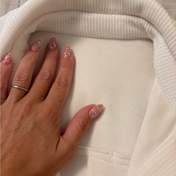 ALO Yoga Mountain Side Shaket in Ivory XS - Picture 3 of 13